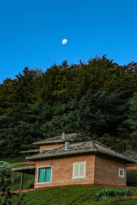 Recanto Dos Beija Flores, Chale Lantana C Monte Alegre do Sul Exterior foto
